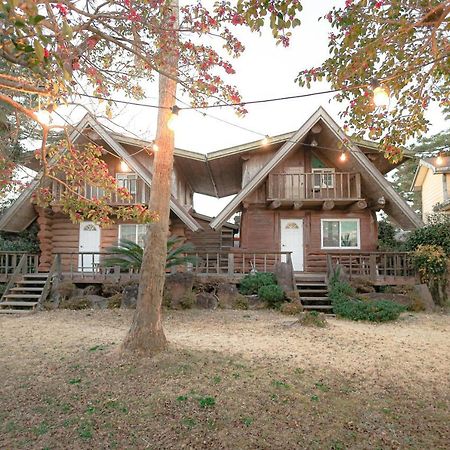 Jeju Log Village Pension Seogwipo Exterior photo