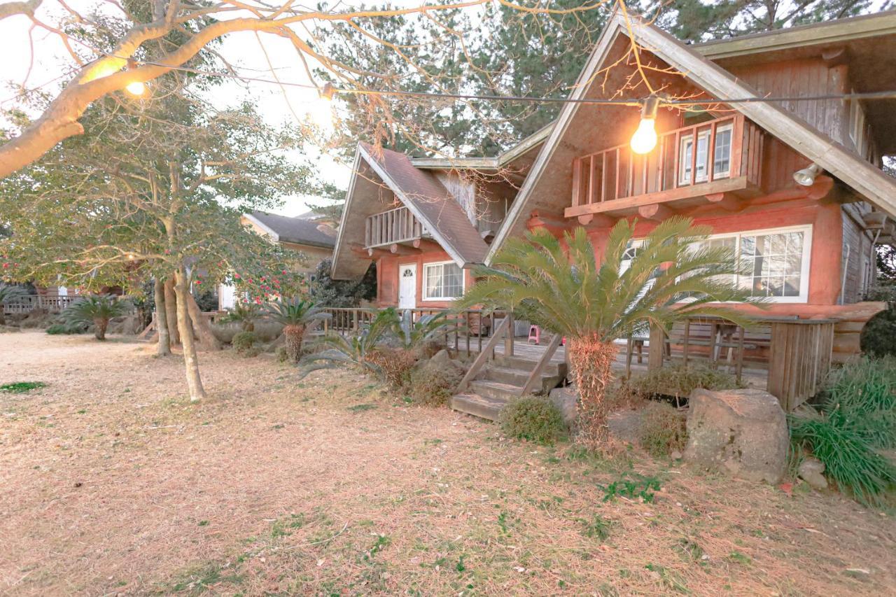 Jeju Log Village Pension Seogwipo Exterior photo